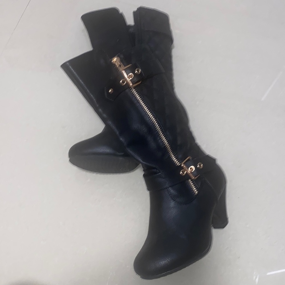 Girls boots size 11